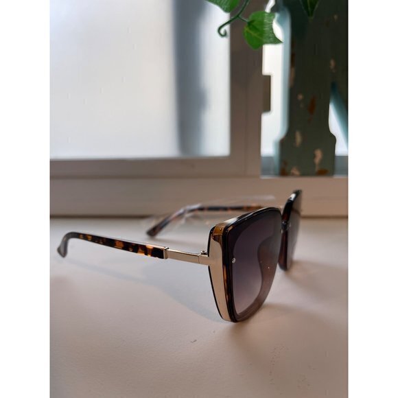 Don\'t Sass‎ Me Cat Eye Frame Sunglasses Tortoise main image 4